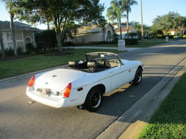 MG MGB 1979 image number 18