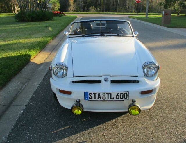 MG MGB 1979 image number 27