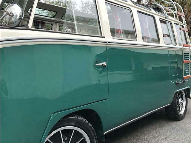 Volkswagen Bus/Vanagon 1969 image number 16