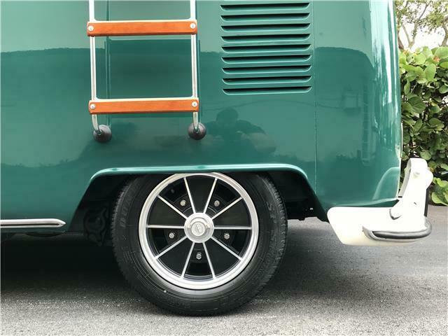 Volkswagen Bus/Vanagon 1969 image number 7