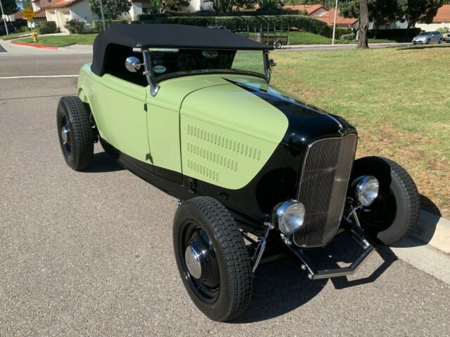 Ford Chopped Top 1932 image number 2