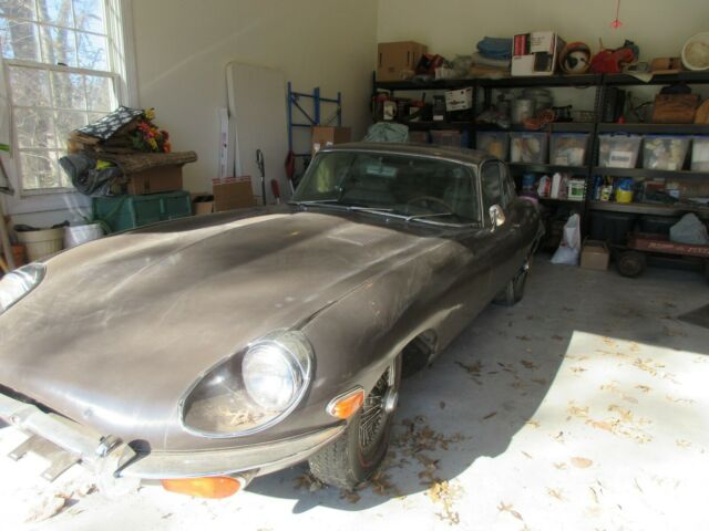 Jaguar E-Type 1971 image number 0