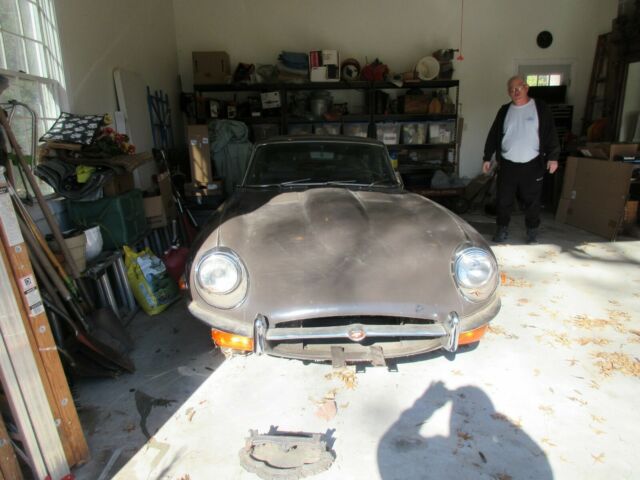 Jaguar E-Type 1971 image number 4