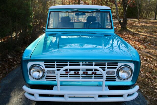 Ford Bronco 1966 image number 2