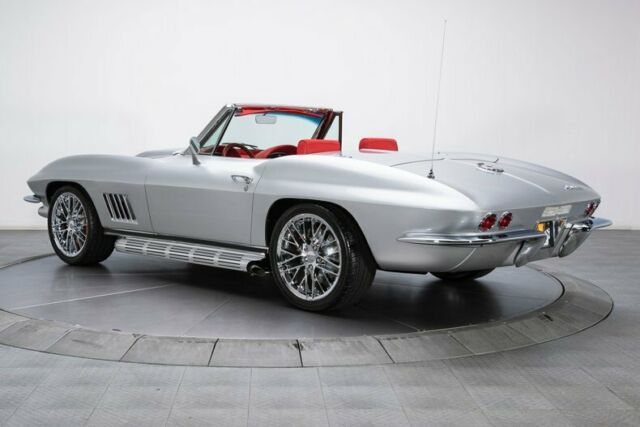 Chevrolet Corvette 1966 image number 12