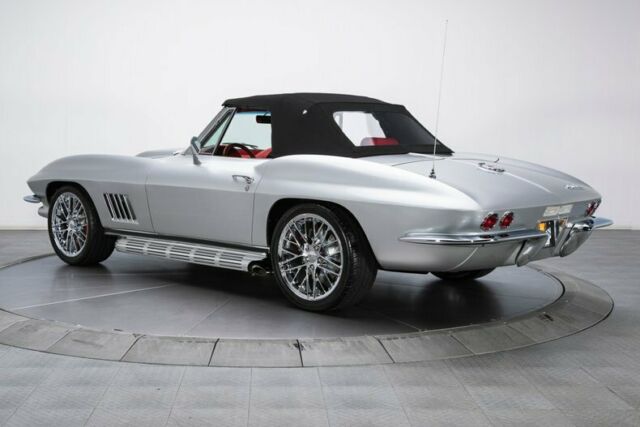 Chevrolet Corvette 1966 image number 13