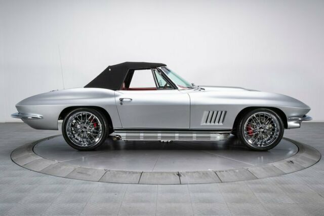 Chevrolet Corvette 1966 image number 14