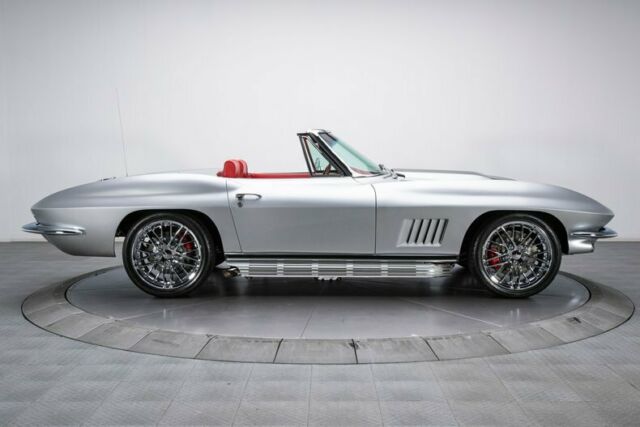 Chevrolet Corvette 1966 image number 15