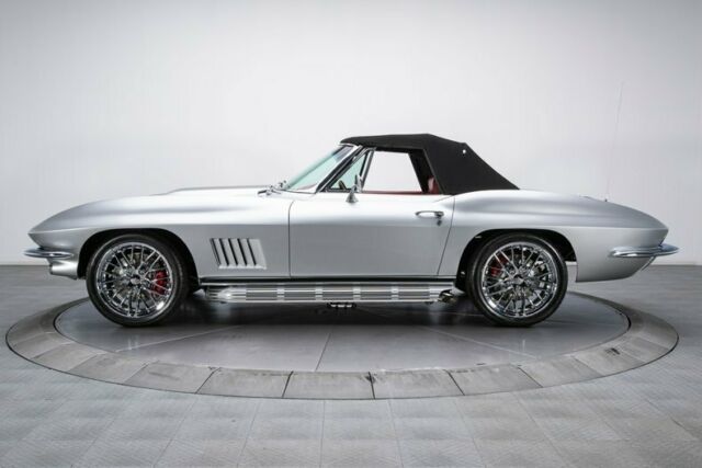 Chevrolet Corvette 1966 image number 17