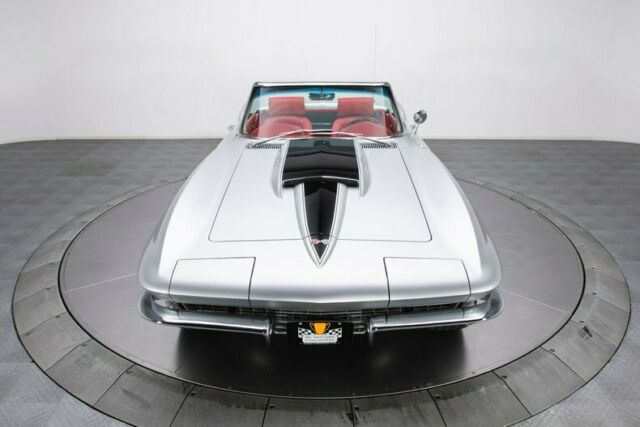 Chevrolet Corvette 1966 image number 21