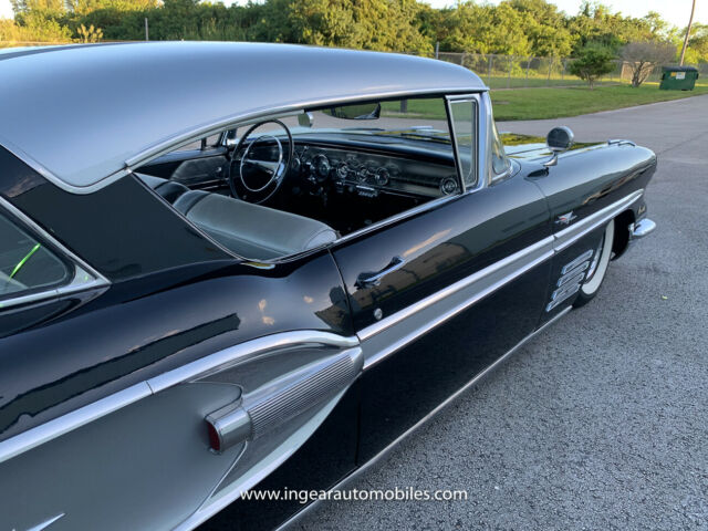 Pontiac Bonneville 1958 image number 32