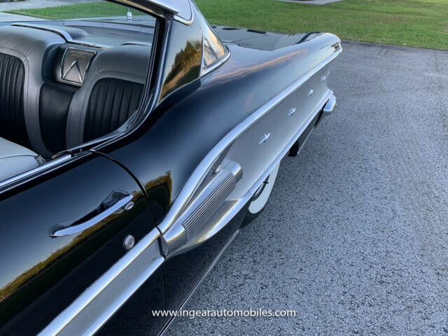 Pontiac Bonneville 1958 image number 33