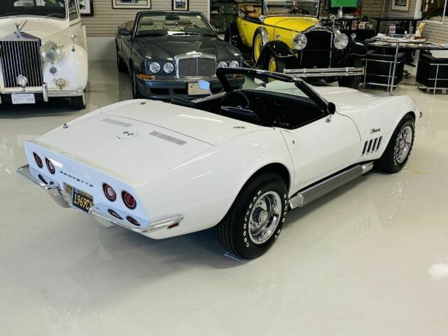 Chevrolet Corvette 1969 image number 13