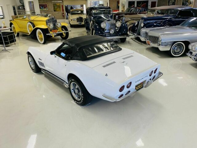 Chevrolet Corvette 1969 image number 22