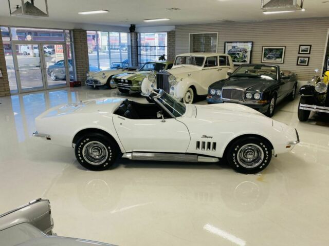 Chevrolet Corvette 1969 image number 9