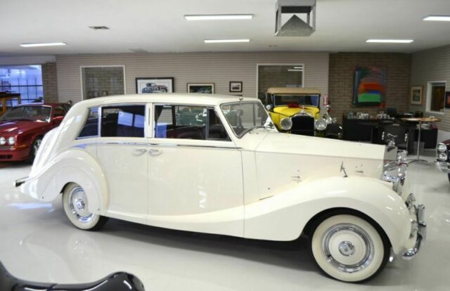 Rolls-Royce Silver Wraith 1951 image number 11