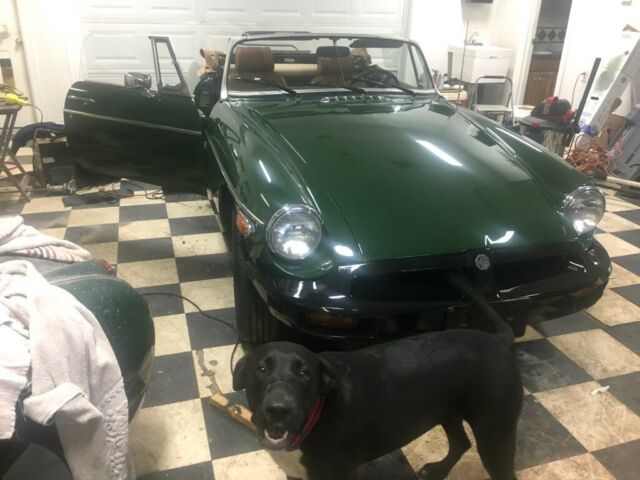 MG MGB 1977 image number 2