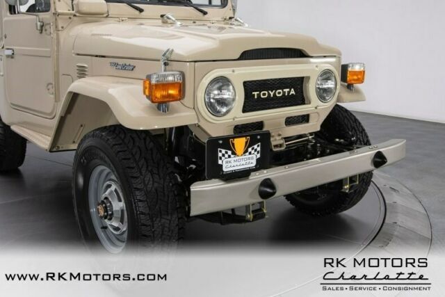 Toyota Land Cruiser 1977 image number 13