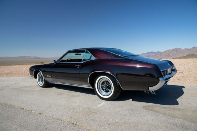 Buick Riviera 1967 image number 10