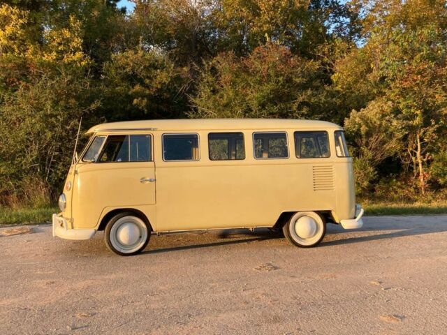 Volkswagen Bus 1975 image number 13