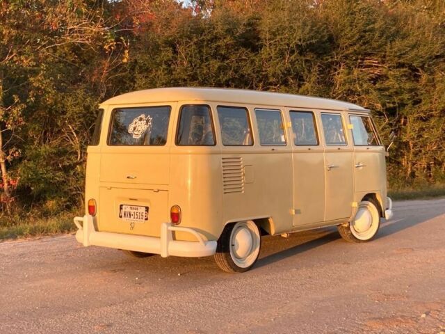 Volkswagen Bus 1975 image number 14