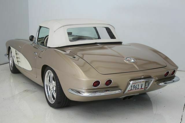 Chevrolet Corvette 1961 image number 41