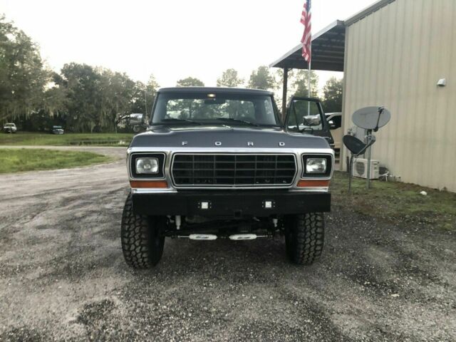 Ford F250 1979 image number 2