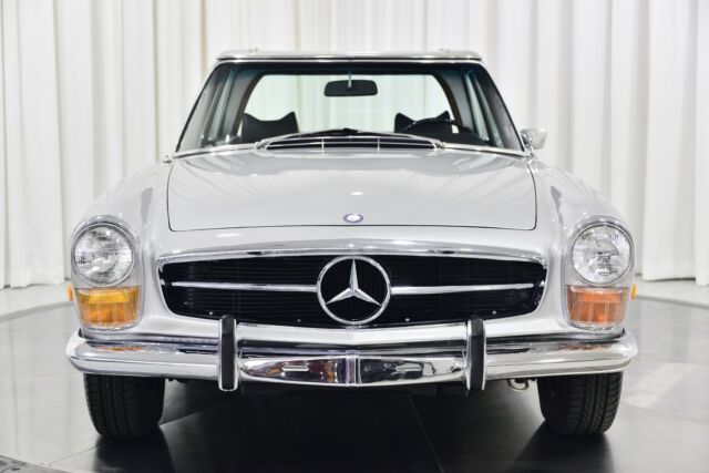 Mercedes-Benz SL-Class 1971 image number 2