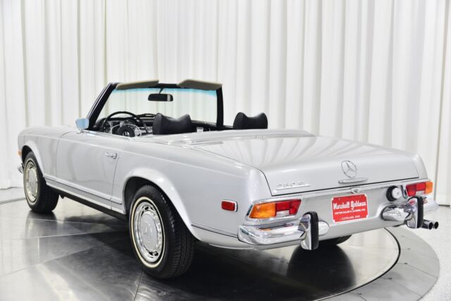 Mercedes-Benz SL-Class 1971 image number 29