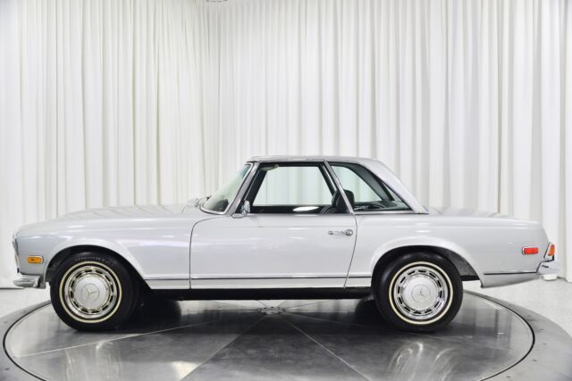 Mercedes-Benz SL-Class 1971 image number 3