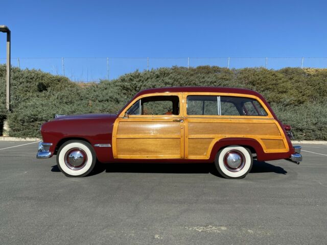 Ford Custom Deluxe Woody 1950 image number 2