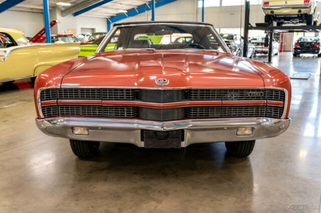 Ford Galaxie 1969 image number 35