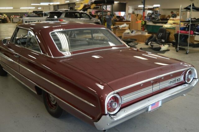 Ford Galaxie 1964 image number 10