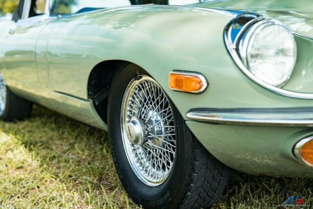 Jaguar E-Type 1970 image number 17