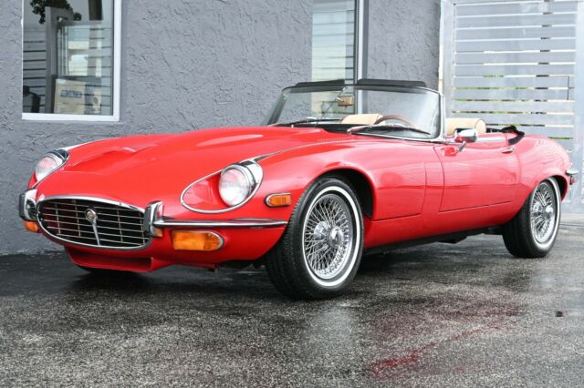 Jaguar E-Type 1973 image number 24