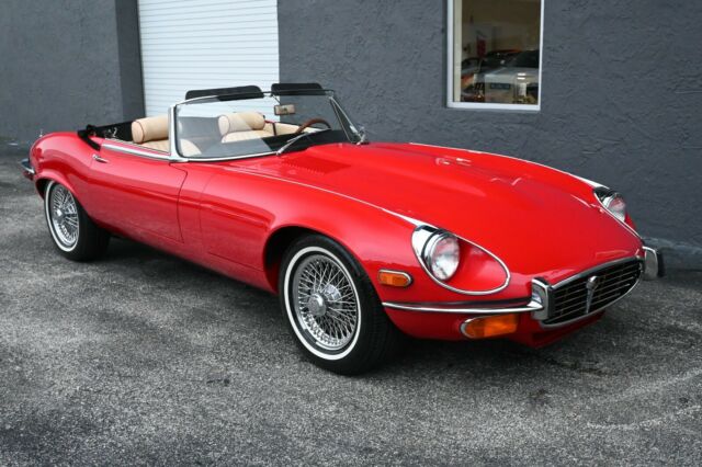 Jaguar E-Type 1973 image number 28