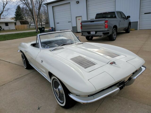 Chevrolet Corvette 1963 image number 12