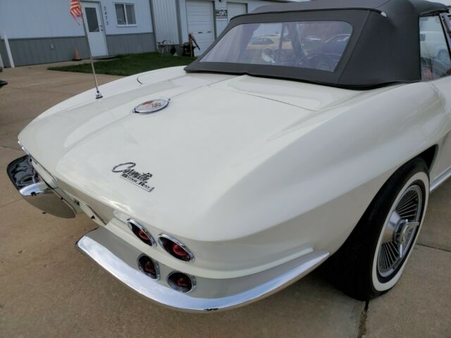 Chevrolet Corvette 1963 image number 31