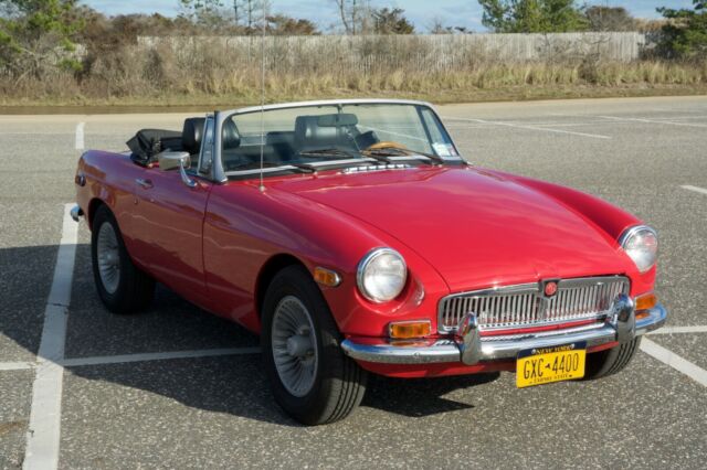 MG MGB 1973 image number 0