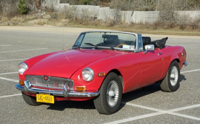 MG MGB 1973 image number 1