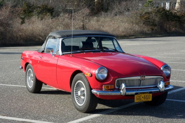 MG MGB 1973 image number 23