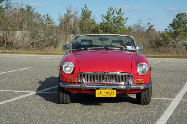 MG MGB 1973 image number 26