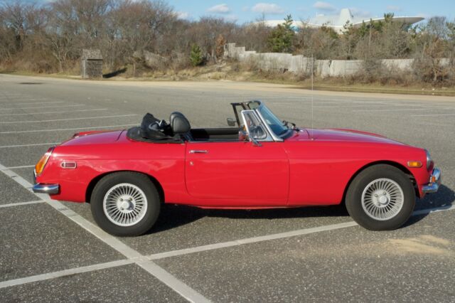 MG MGB 1973 image number 28