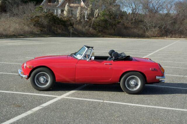 MG MGB 1973 image number 8