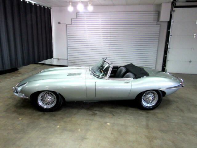 Jaguar XK-E 1967 image number 16