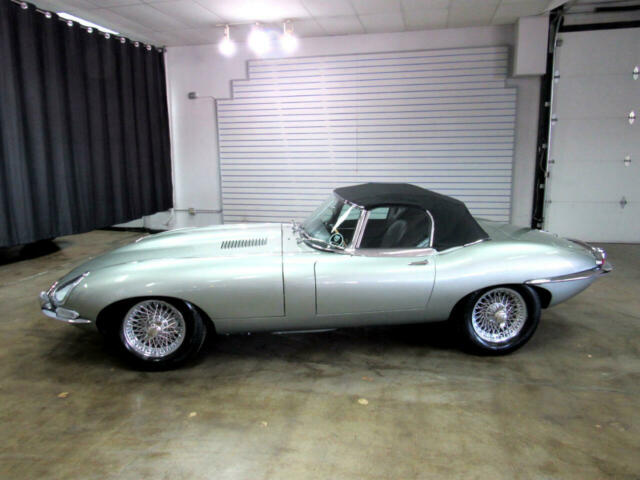 Jaguar XK-E 1967 image number 17