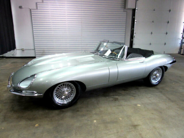 Jaguar XK-E 1967 image number 20