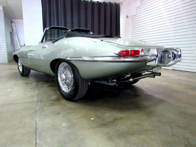 Jaguar XK-E 1967 image number 28