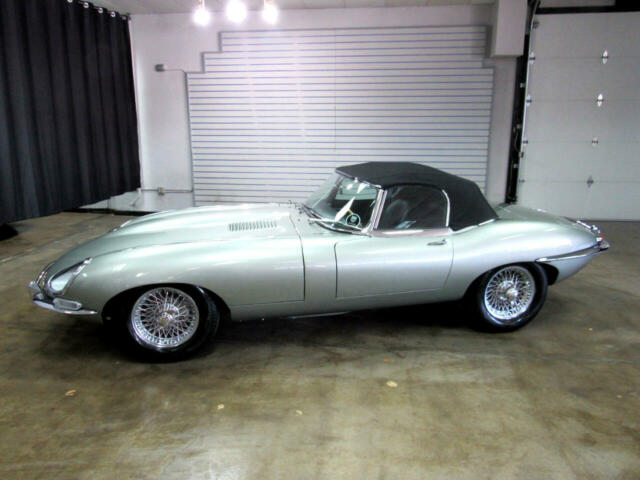 Jaguar XK-E 1967 image number 39