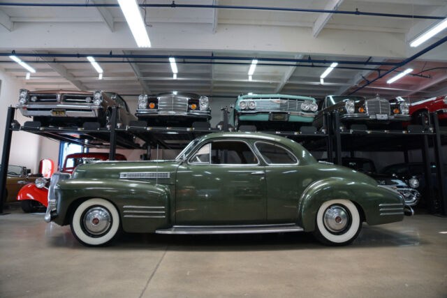 Cadillac Series 62 2 Door Hardtop 1941 image number 1